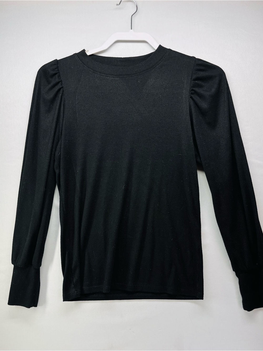 Philosophy Black Long-Sleeve Puff Shoulder Tee